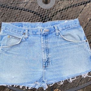 Wrangler Denim Frayed Cutoff Jean Shorts mens 34